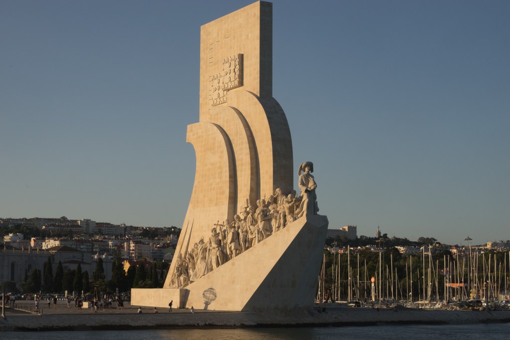 Non siamo diventati nichilisti. Il nichilismo è un atteggiamento mentale la cui espressione storica è l’impresa occidentale. Siamo di fronte ad una costruzione culturale che non è connaturata né al cambiamento climatico né alla sesta estinzione.